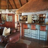 amakhosi-safari-lodge-bar-1.jpg