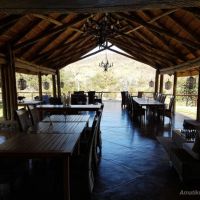 amakhosi-safari-lodge-dining-room-1.jpg