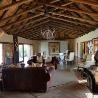 amakhosi-safari-lodge-lounge-1.jpg