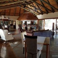 amakhosi-safari-lodge-lounge-3.jpg