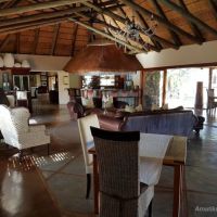 amakhosi-safari-lodge-lounge-4.jpg