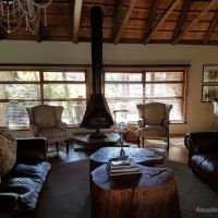 amakhosi-safari-lodge-lounge-6.jpg